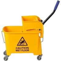 Швабры, мопы и другой хозяйственный инвентарь