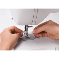 Singer 6180 Brilliance Image #3